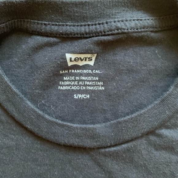 Levi’s plain black tee - Picture 4 of 5